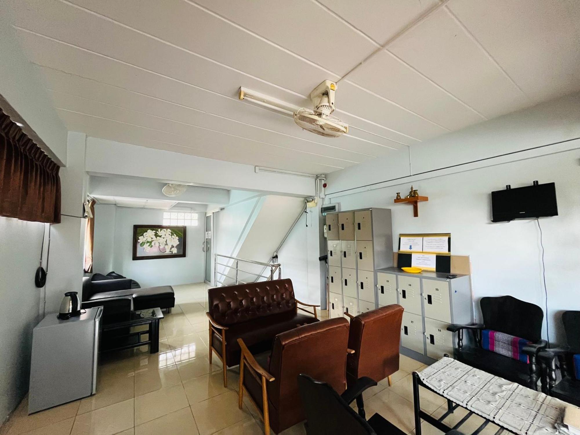 Patone Hostel Пра Након Си Аютая Екстериор снимка