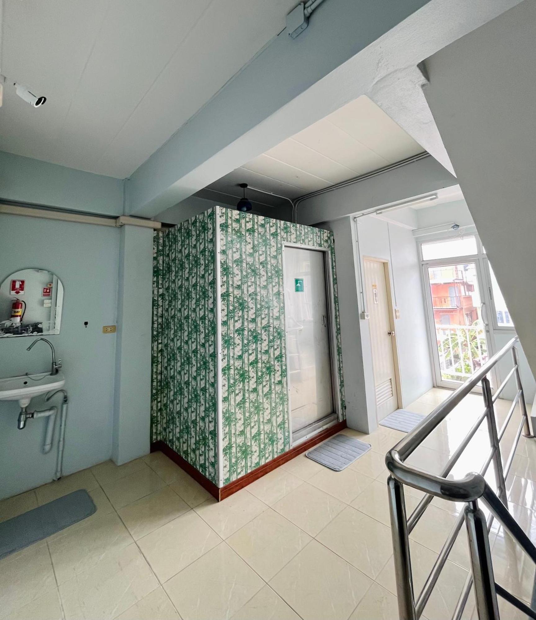 Patone Hostel Пра Након Си Аютая Екстериор снимка